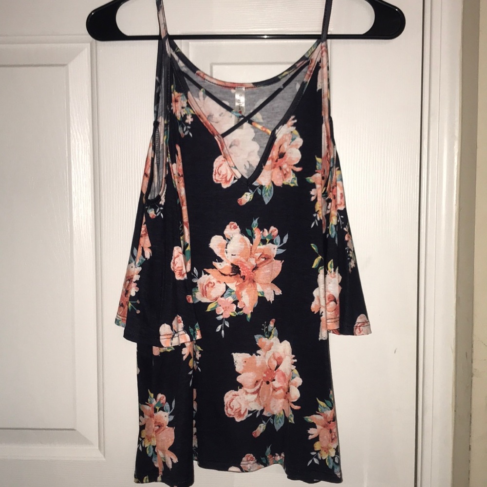 floral off the shoulder shirt,, crossed at the top